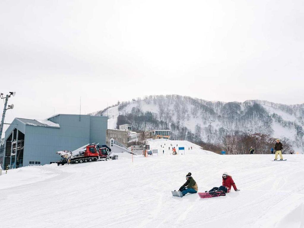Yuzawa Toei Hotel Zewnętrze zdjęcie