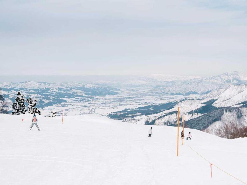 Yuzawa Toei Hotel Zewnętrze zdjęcie